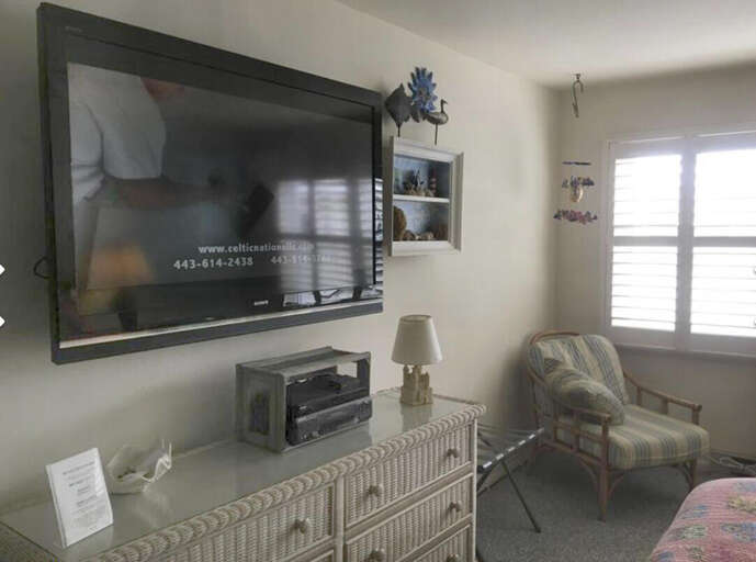 MASTER-BEDROOM-TV MASTER-BEDROOM-TV