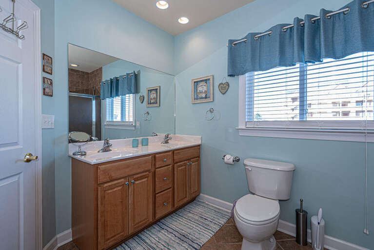 Master-Bathroom