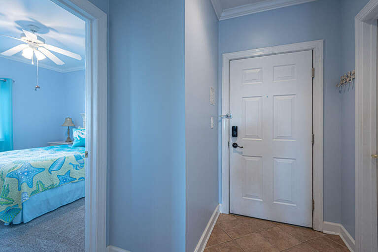 Queen-Bedroom-Hallway