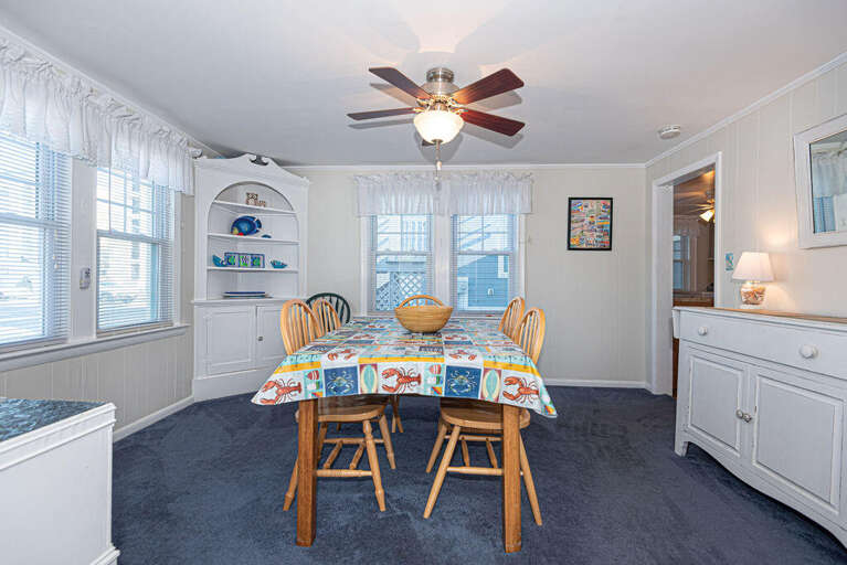 Dining Area Dining Area