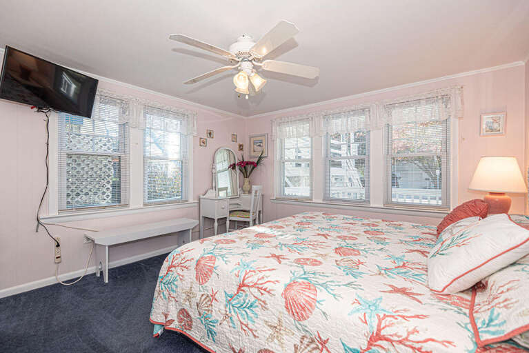 Master BR with King Bed Master BR with King Bed