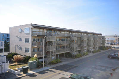 OCEAN POINT III 120 Building