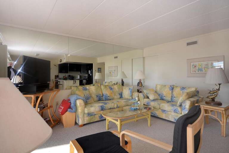 Diamond Head 209-Living-Area