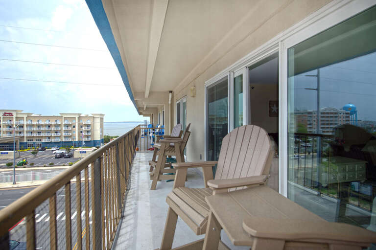 BALCONY BALCONY
