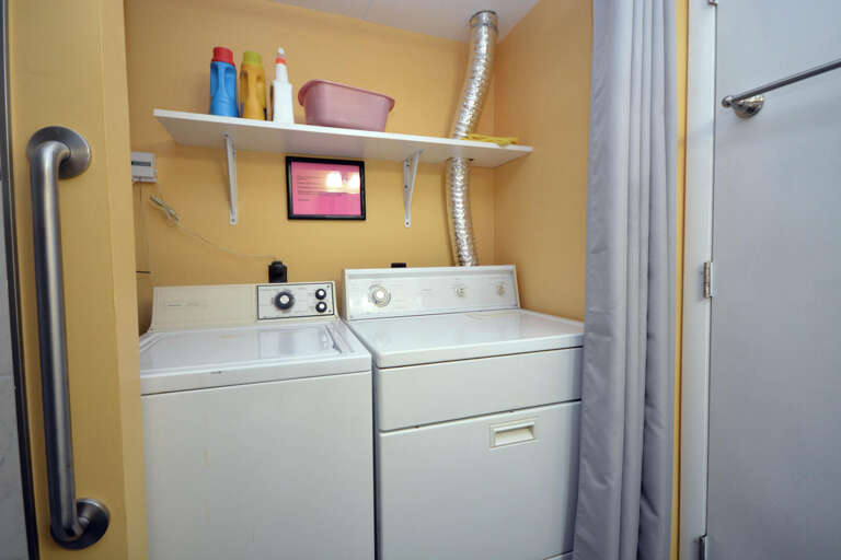 BATHROOM-WITH-WASHER-DRYER