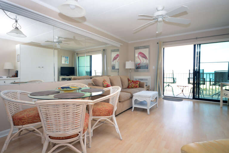 OCEAN PLACE 212. LIVING AREA