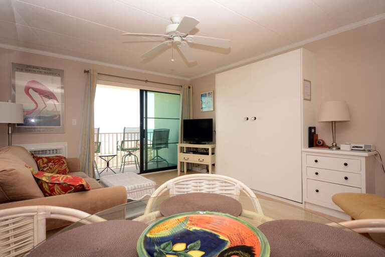 OCEAN PLACE 212. LIVING AREA