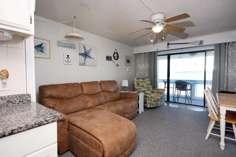 CRUISEWAY 4-LIVING-AREA