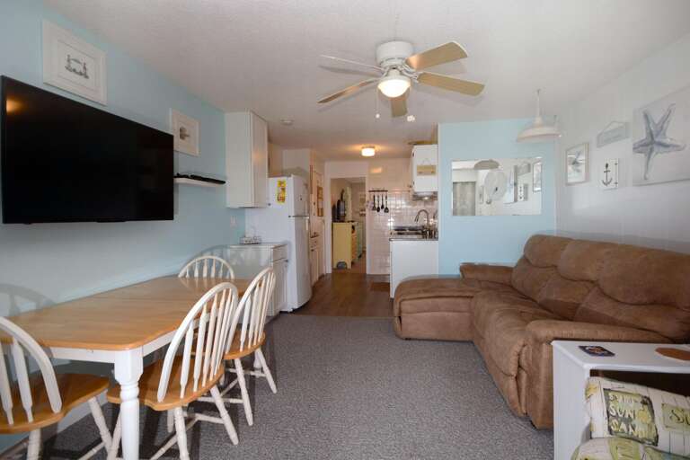 CRUISEWAY 4-LIVING-AREA