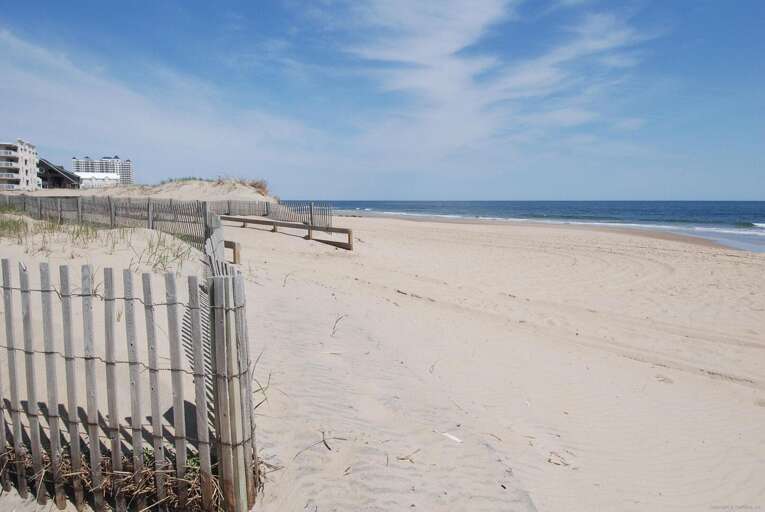 Amber Waves 500- Beach