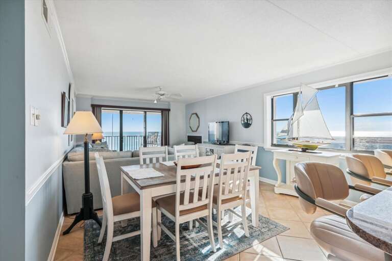 Amber Waves 500- Dining Area