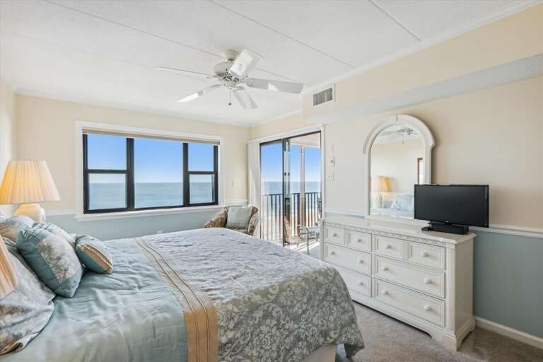 Amber Waves 500- Master Bedroom