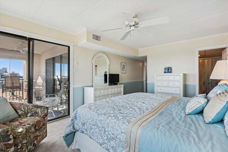 Amber Waves 500- Master Bedroom