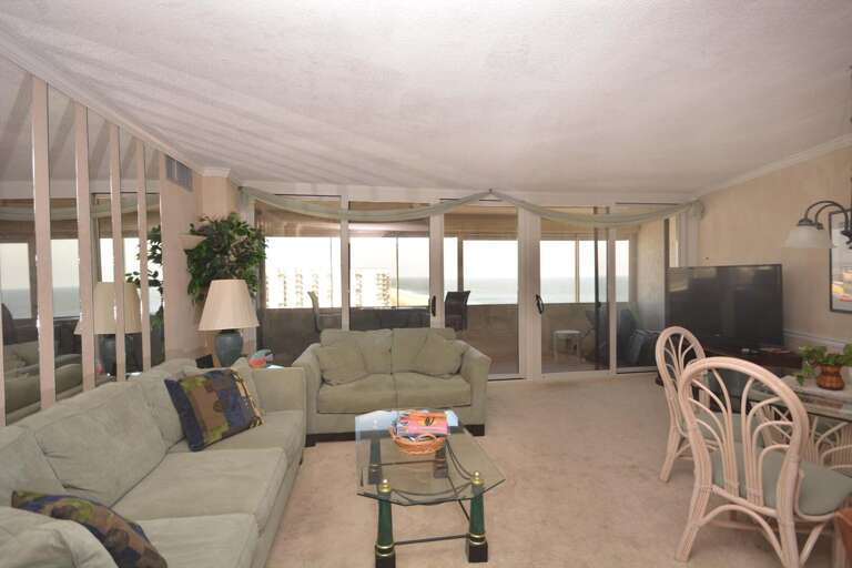 Antigua 1202. LIVING-AREA Antigua 1202. LIVING-AREA