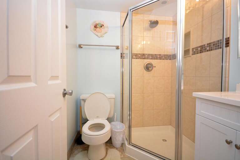 HALL-BATHROOM HALL-BATHROOM