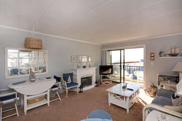 EAST WINDS WEST 302-LIVING-AREA