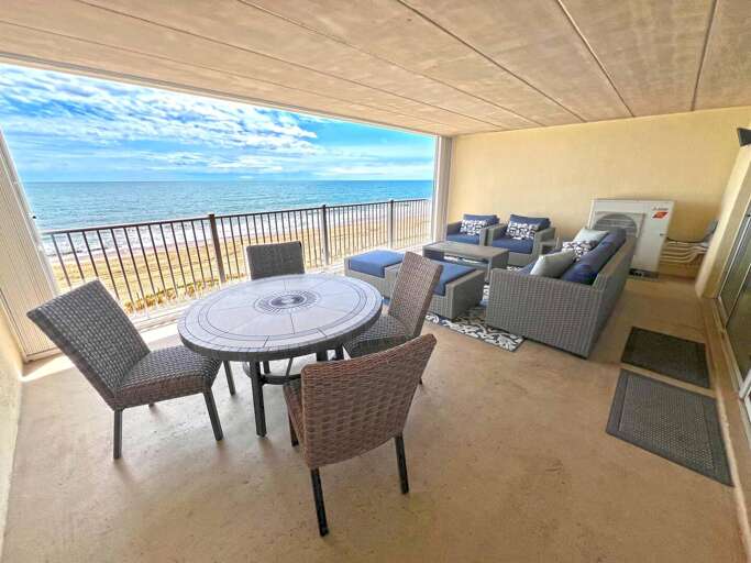OCEANFRONT-BALCONY