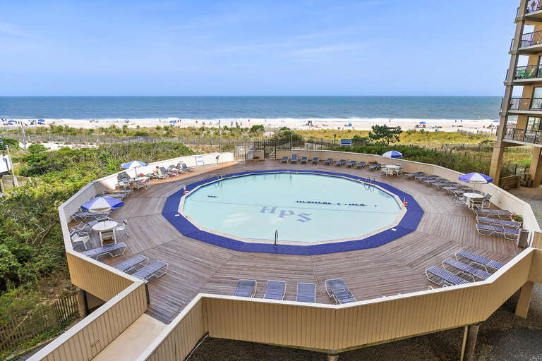 OCEAN-FRONT-POOL