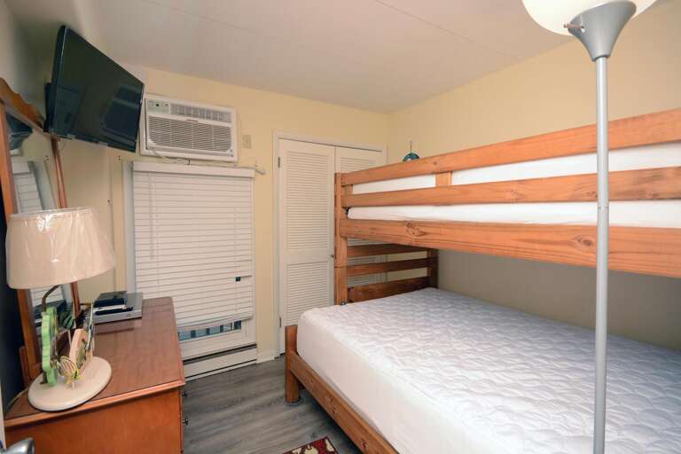 PYRAMID-BUNK-BEDROOM