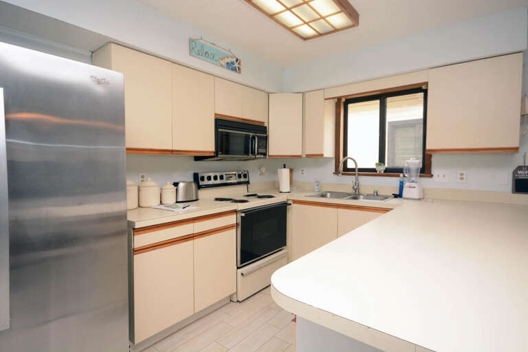 LOST COLONY III 335 - KITCHEN LOST COLONY III 335 - KITCHEN