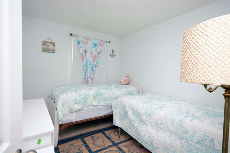 TWO-TWINS-BEDROOM TWO-TWINS-BEDROOM