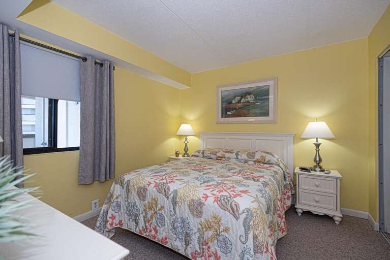 BR2- QUEEN BED BR2- QUEEN BED