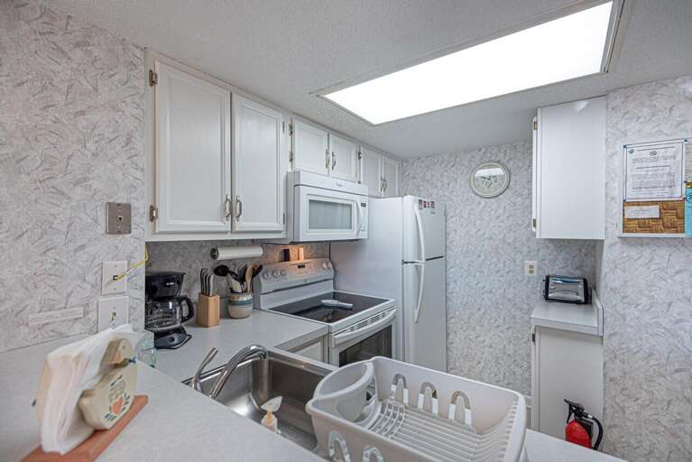 KITCHEN KITCHEN
