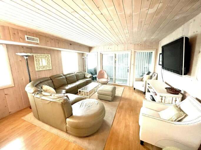 SURF VILLAGE 1 - LIVING-AREA