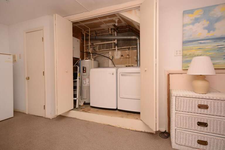 WASHER-DRYER-BOTTOM-FLOOR
