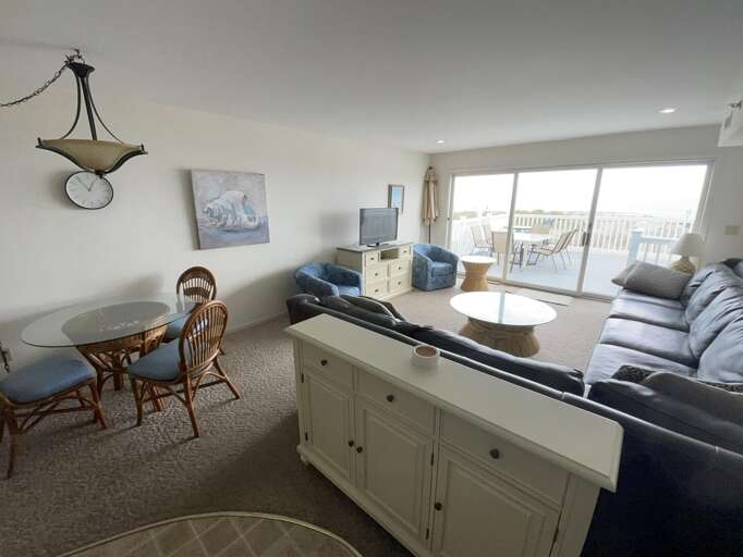 SURF VILLAGE 8 - LIVING ROOM