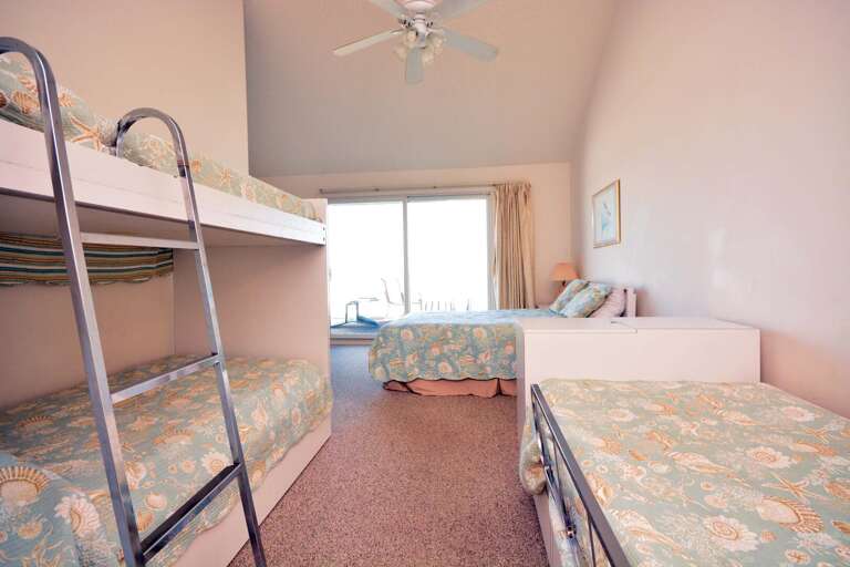 TOP-FLOOR-BEDROOM-DOUBLE-BED