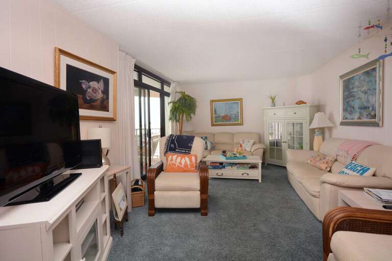 Sea Terrace #605 LIVING-AREA