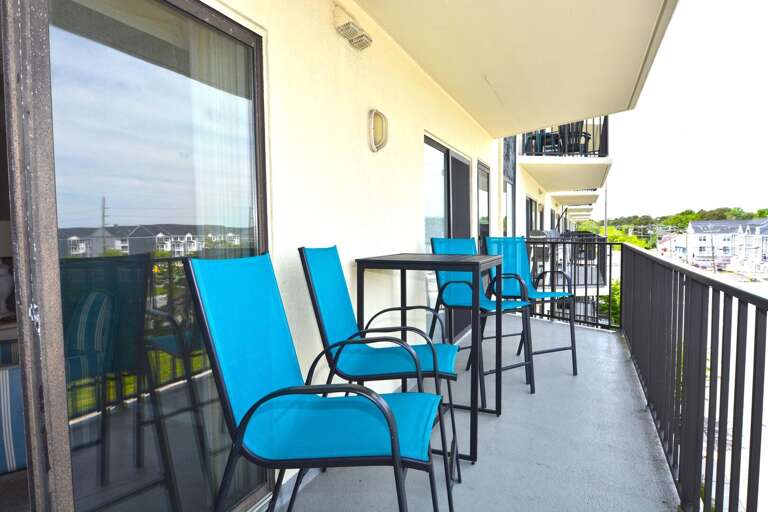 BALCONY BALCONY