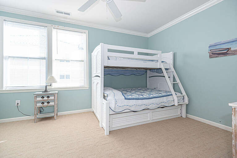 Sunset Island 4E Bedroom-Pyramid Bunk Bed (Double &Twin)