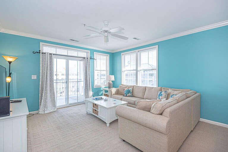 Sunset Island 4E Living Room