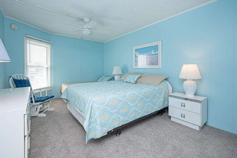 QUEEN-TWIN-MASTER-BEDROOM