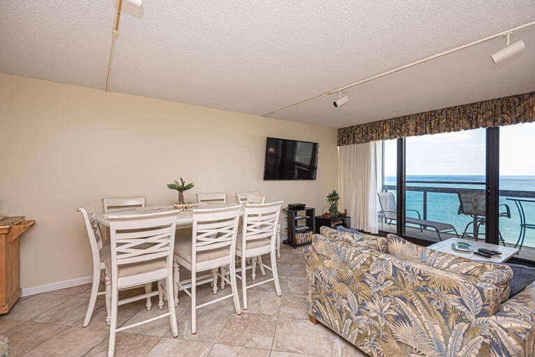 Dining Area-Golden Sands 1814