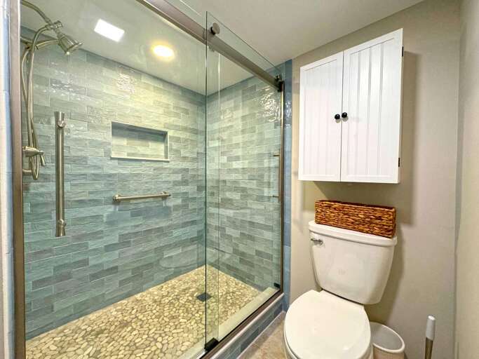 BATHROOM-WITH-SHOWER