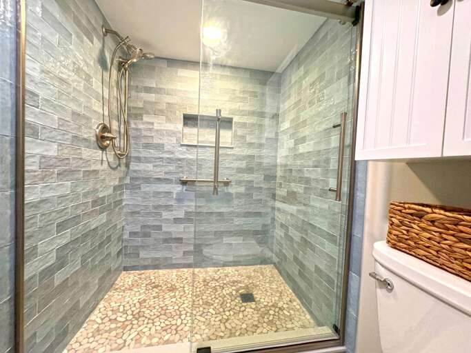 BATHROOM-WITH-SHOWER