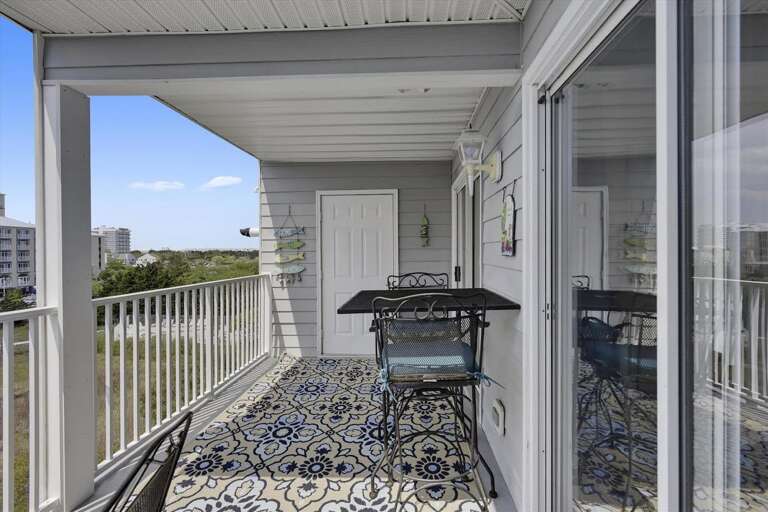 BALCONY BALCONY