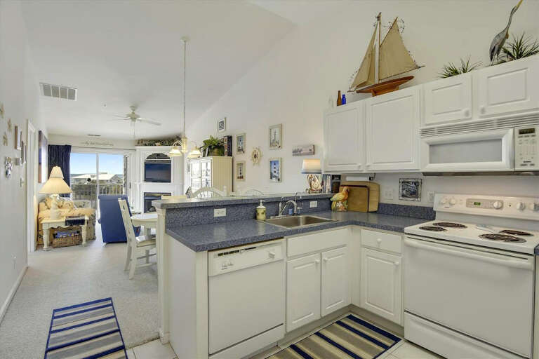Kitchen-Oasis-on-the-Bay=308 Kitchen-Oasis-on-the-Bay=308