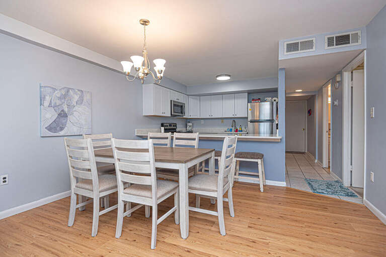 Atlantis 1110  Dining Room / Kitchen