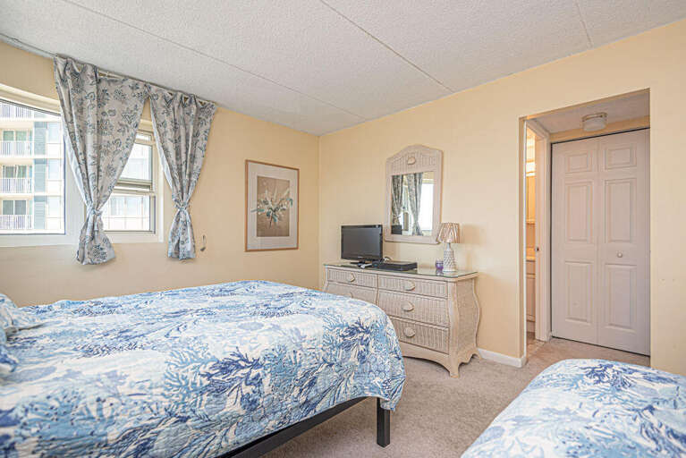 Bedroom 2 Double/Queen