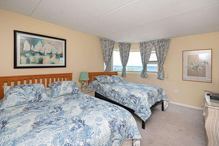 Bedroom 2-Queen/Double