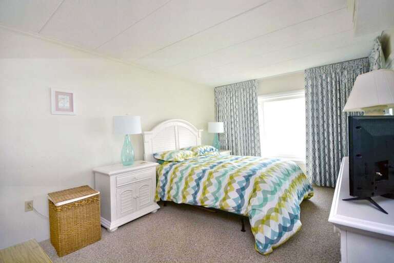 OCEAN-FRONT-BEDROOM-QUEEN OCEAN-FRONT-BEDROOM-QUEEN