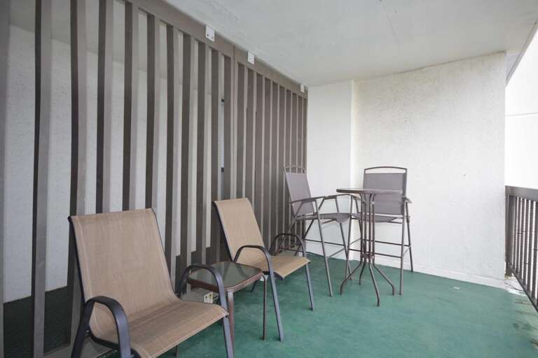 REAR-BAYFRONT-BALCONY