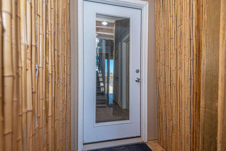 Bottom-Floor-Beach-Entry