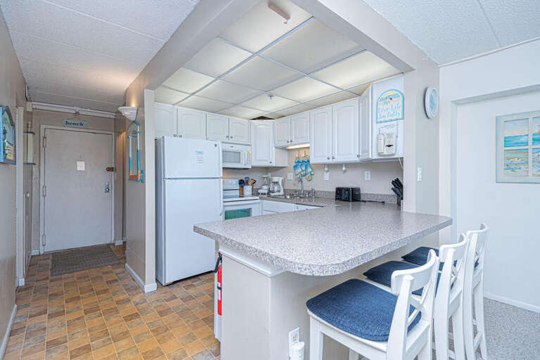 KITCHEN KITCHEN
