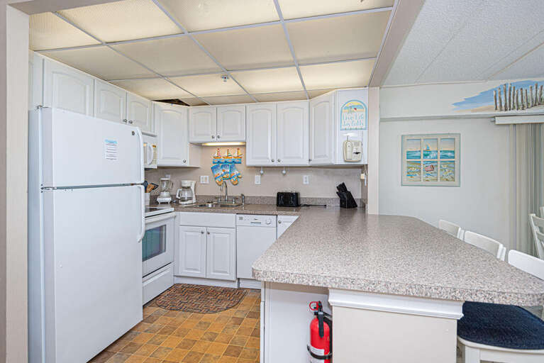 KITCHEN KITCHEN