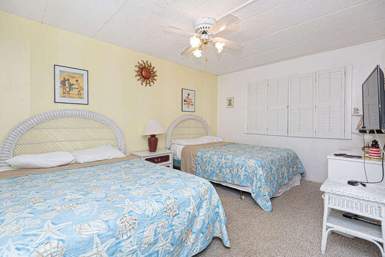 TWO-QUEENS-BEDROOM TWO-QUEENS-BEDROOM
